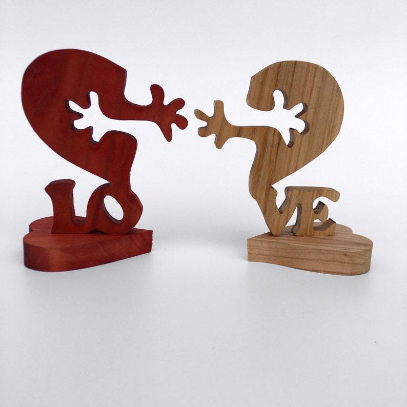 Eco-Friendly Heart-Shaped Wooden Puzzle Decor