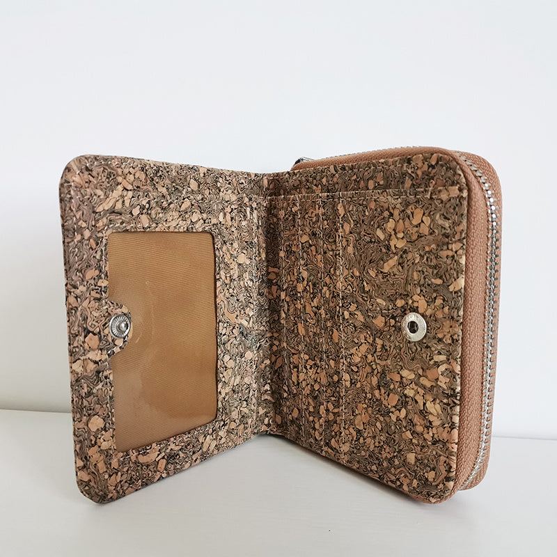 Eco-Friendly Cork Wallet - Sustainable, Durable, Plastic-Free