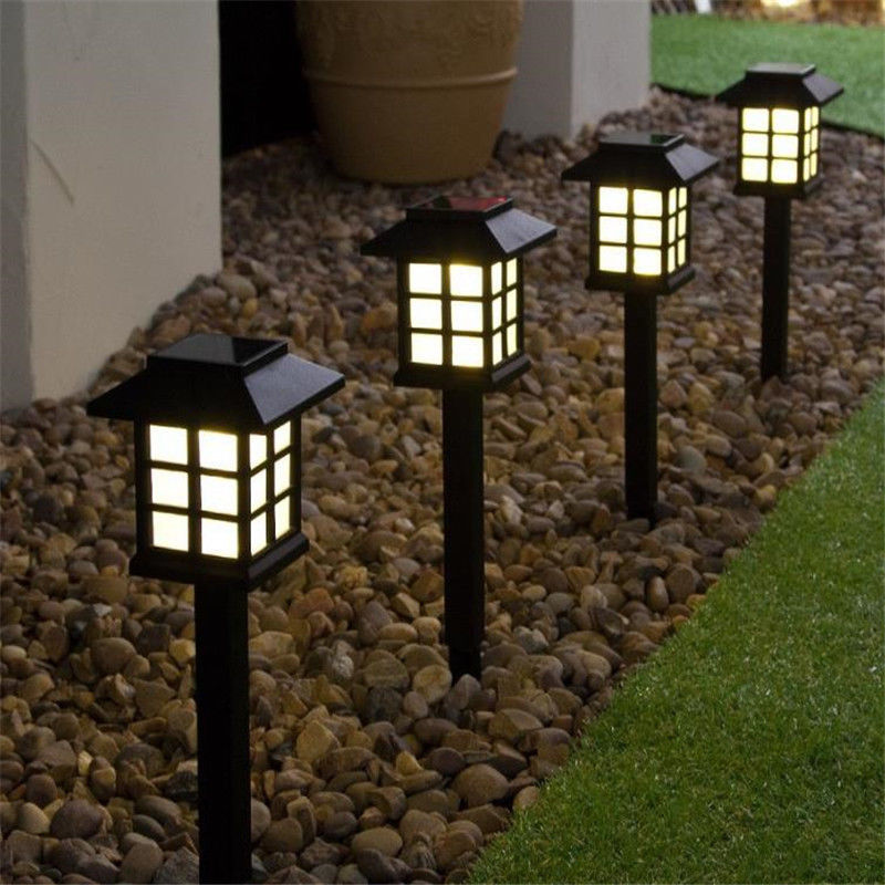Solar-Powered Lantern-Style Garden Light - Eco-Friendly Outdoor Lighting