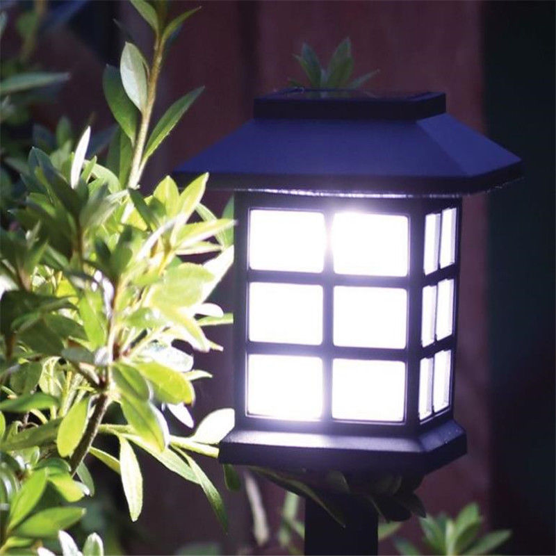 Solar-Powered Lantern-Style Garden Light - Eco-Friendly Outdoor Lighting