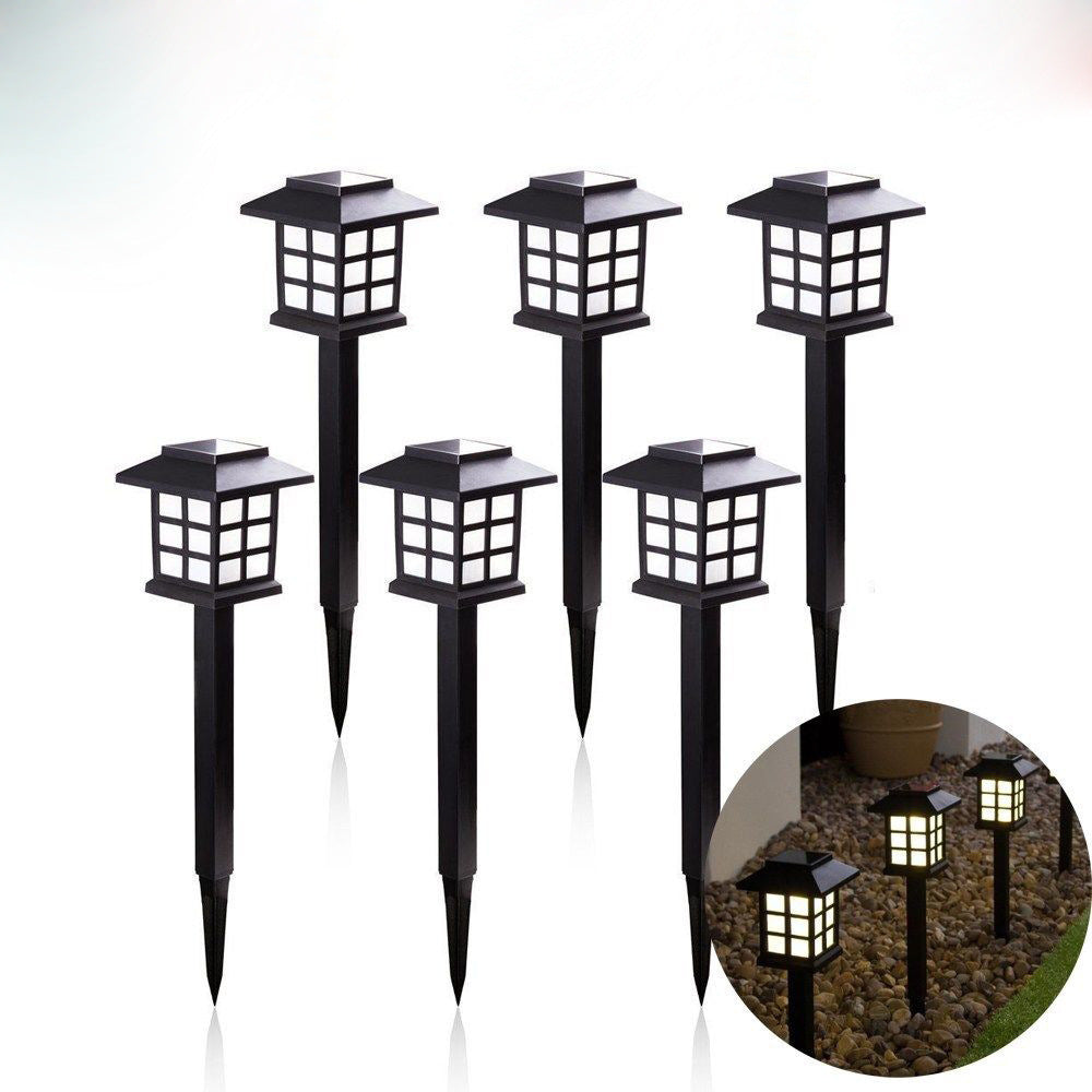 Solar-Powered Lantern-Style Garden Light - Eco-Friendly Outdoor Lighting