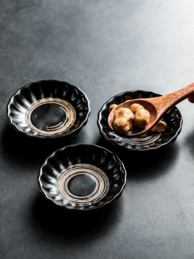 Eco-Friendly Ceramic Soap Dish - Sustainable & Durable