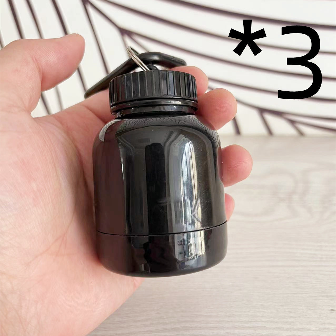 Eco-Friendly Reusable Water Bottles with Carabiner Clips - Portable Hydration Solution