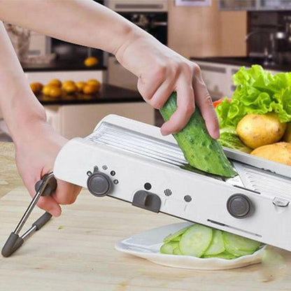Versatile Mandoline Slicer for Precise Vegetable Cuts