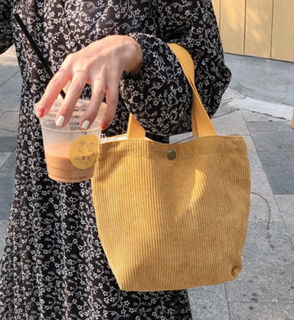 Eco-Friendly Light Gray Tote Bag for Sustainable Living