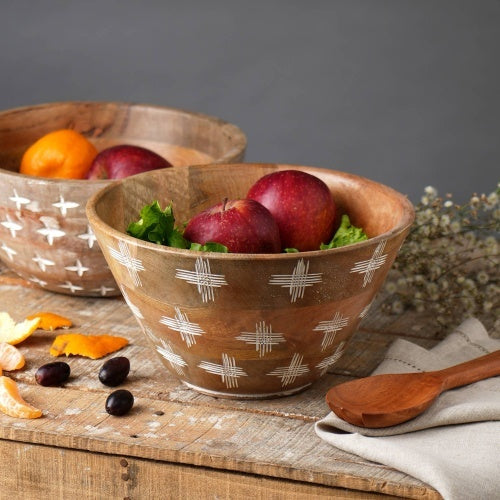 Eco-Friendly Wooden Serving Bowl with Natural Aesthetic
