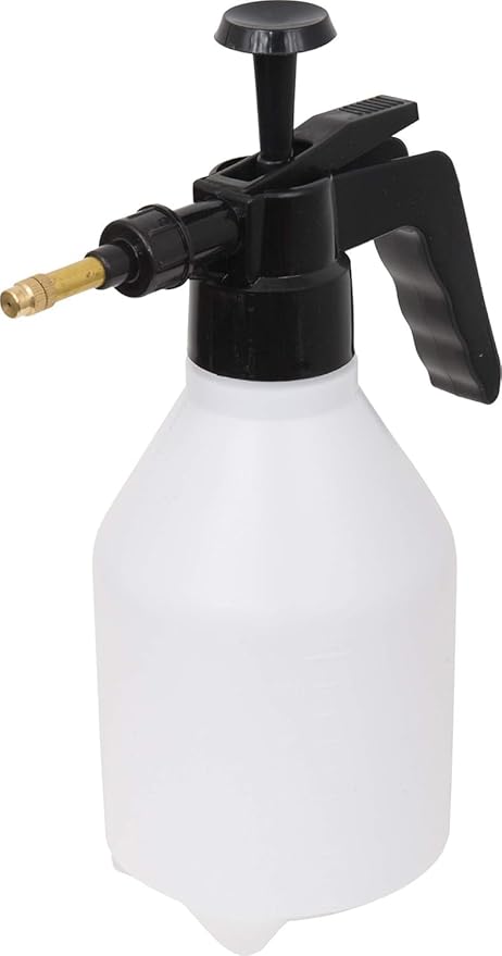 FITTO 1.5 Litre Handheld Sprayer with Adjustable Brass Nozzle – Rigid Plastic Housing for Home, Detailing, Garden & Horticulture – Compact, Translucent Tank with Graduated Markings & Extended Lifespan