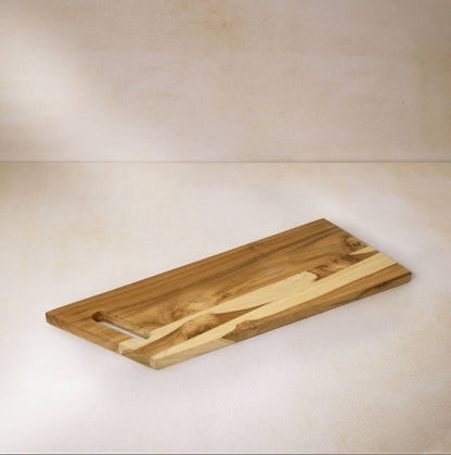 Eco-Friendly Wooden Cutting Board with Natural Wood Tones