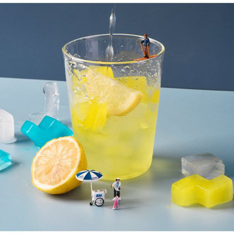 Tetris-Shaped Silicone Ice Cube Tray with Yellow Lid
