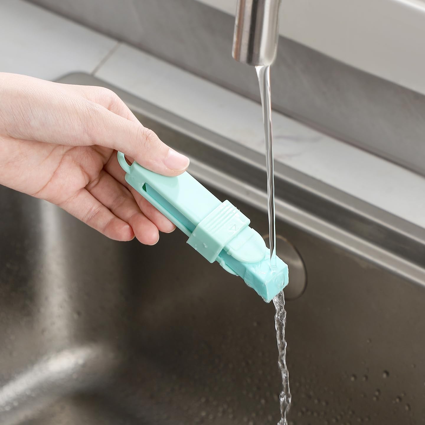 Scale Cleaning Eraser – Ergonomic Design – Green