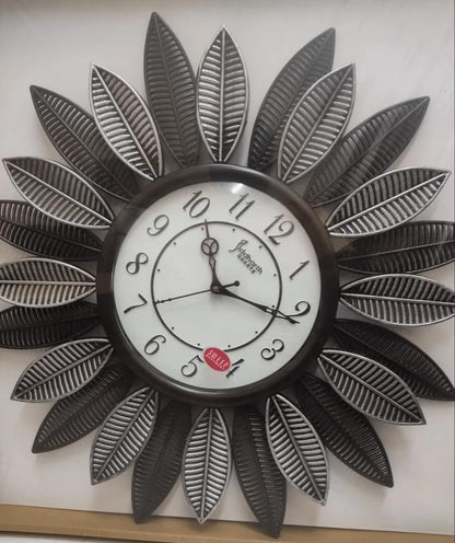 Leaf Design Wall Clock, 12-Inch Decorative Wall Clock with Silent Quartz Movement, Modern Leaf Pattern, Round Wall Clock for Living Room, Bedroom, Kitchen, Office, Home Décor