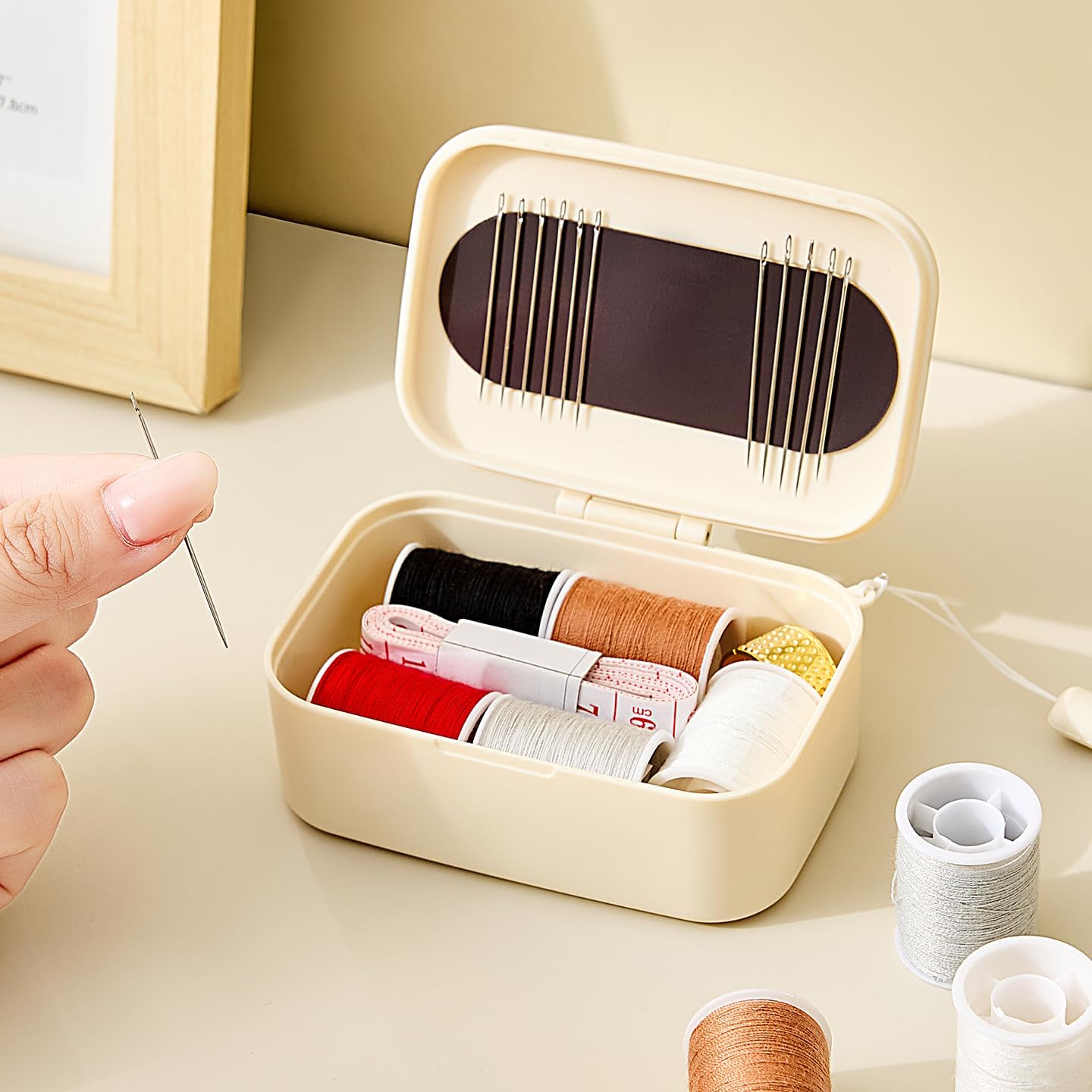 144 Pieces Portable Needle and Thread Boxes