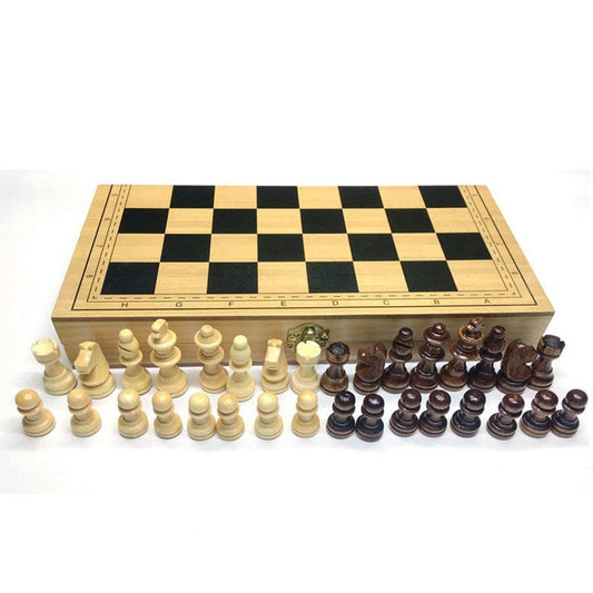 Eco-Friendly Wooden Chess Set with Natural Wood Tones