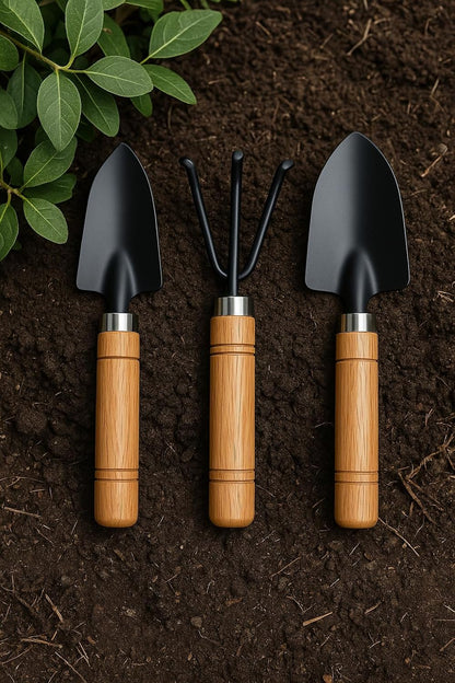 Flower Planting Shovel with Wooden Handle – Durable Garden Tool for Planting Flowers, Vegetables, and Herbs - Ideal for Gardeners, Landscape Professionals, and Home Use