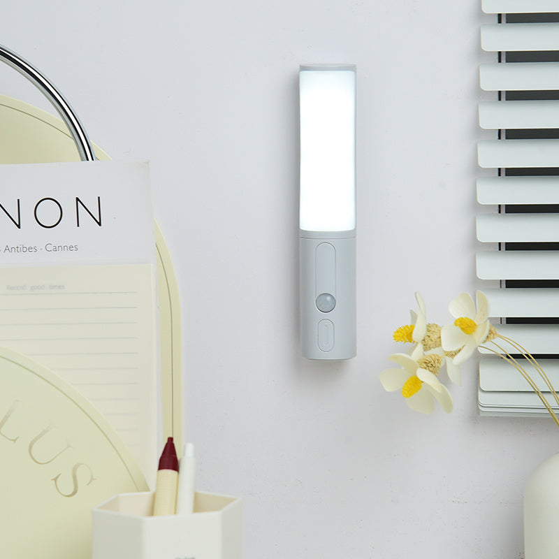 Energy-Efficient Rotating Wall Light - Adjustable LED Illumination