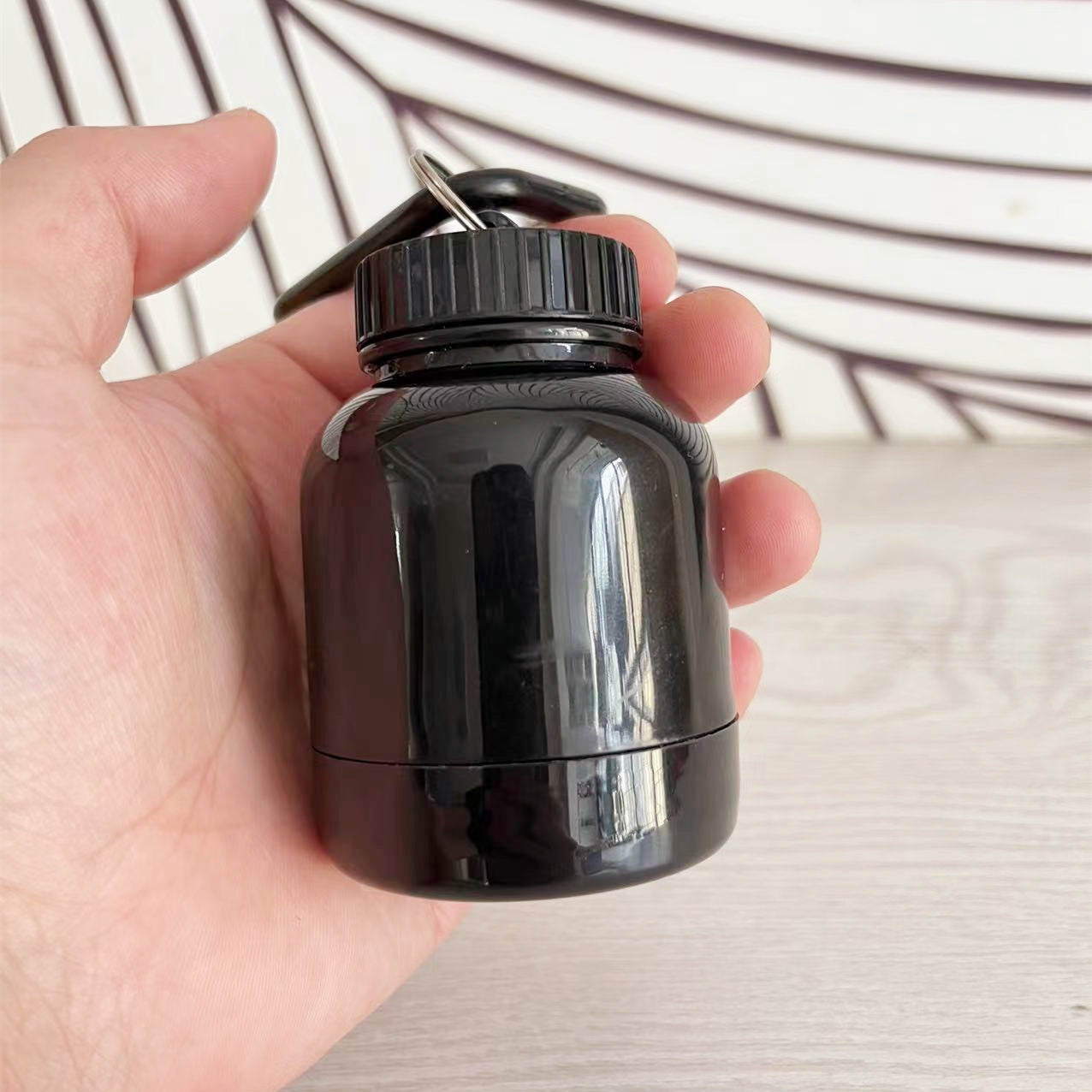 Eco-Friendly Reusable Water Bottles with Carabiner Clips - Portable Hydration Solution