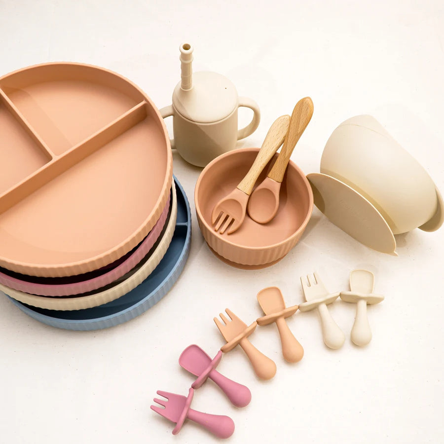 Eco-Friendly Pink Children's Dinnerware Set - Silicone & Wood
