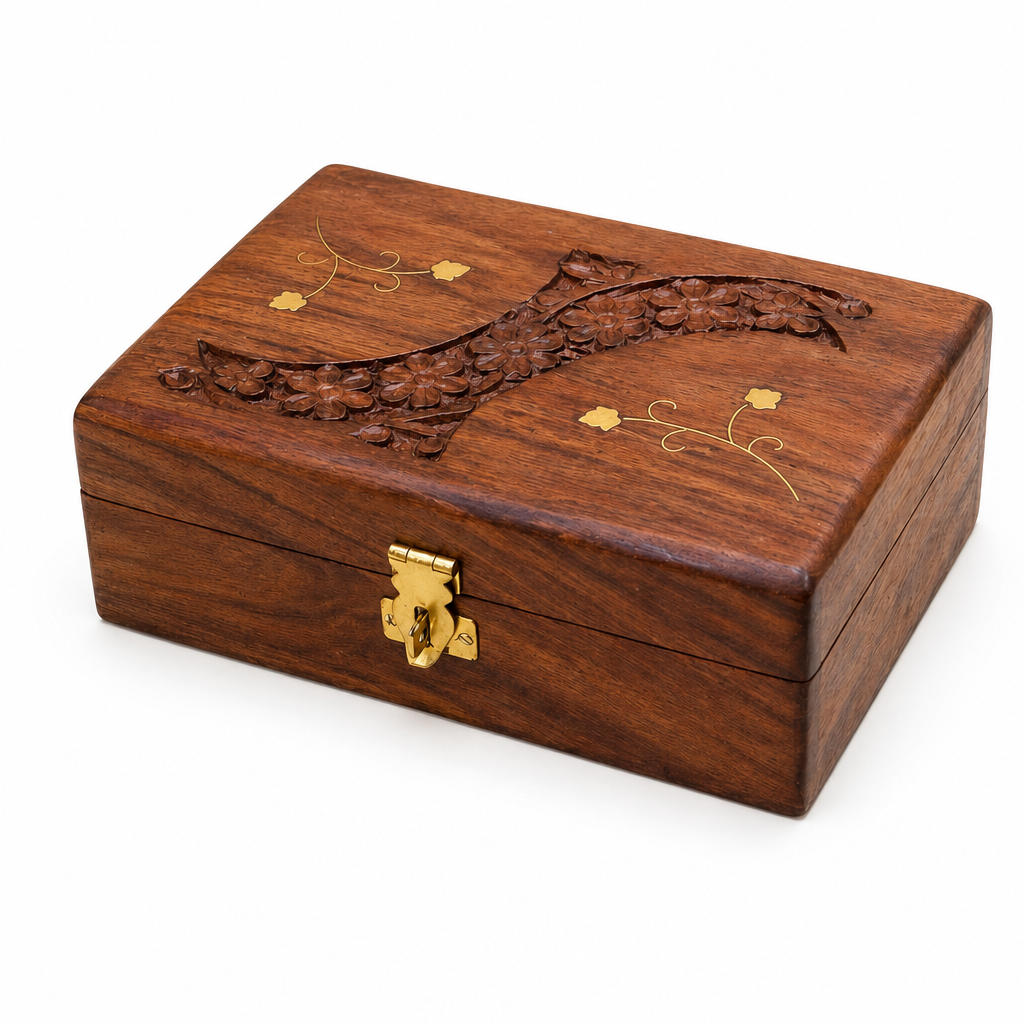 96 Pieces Carved Wooden Keepsake Box with Brass Latch, 15 x 10 x 7 cm