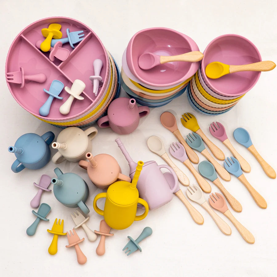Eco-Friendly Pink Children's Dinnerware Set - Silicone & Wood